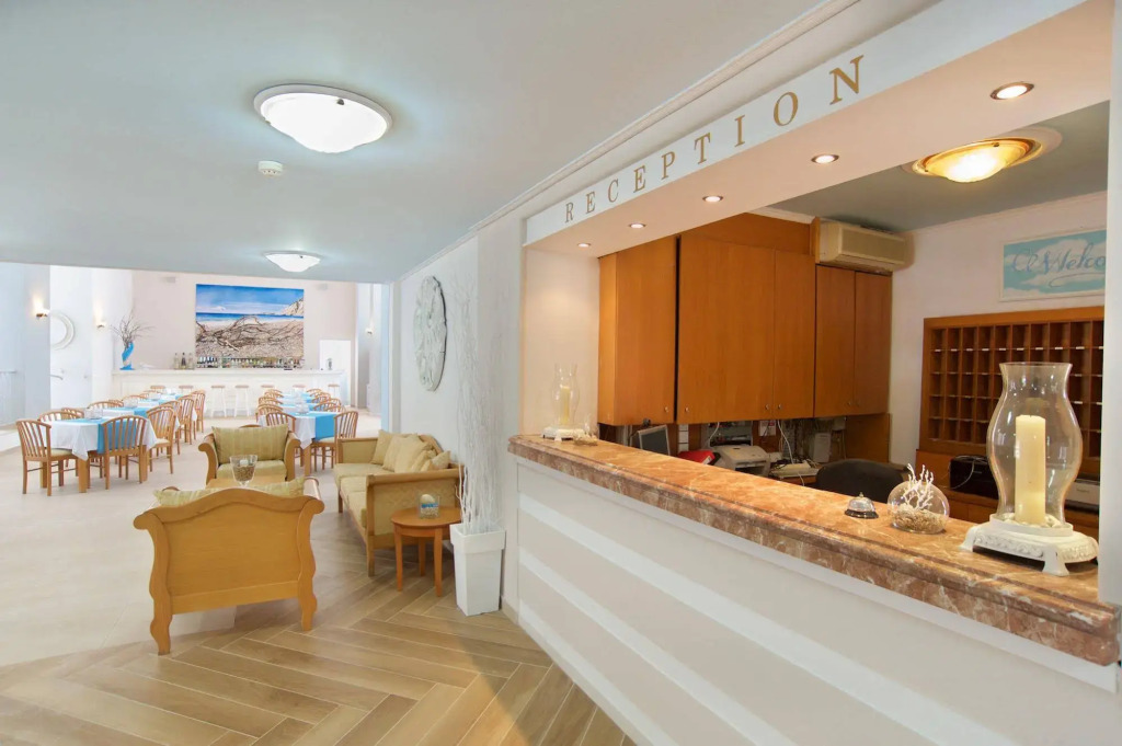 Hotel Summery