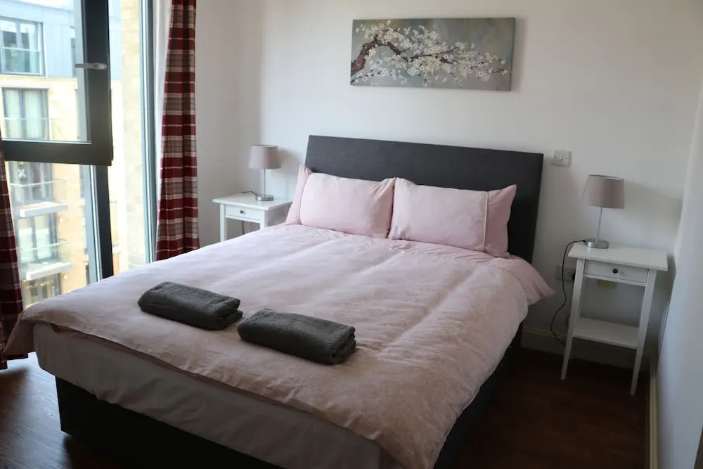 Modern One Bed City Centre Apartment in Southside