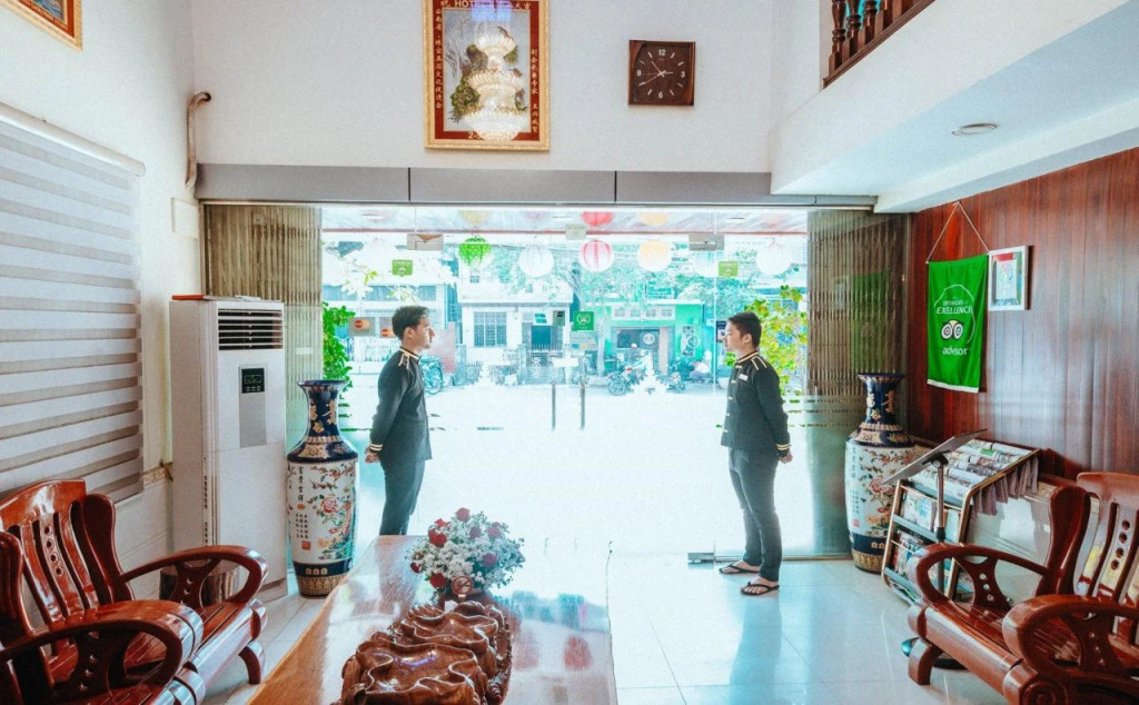 Hotel 8