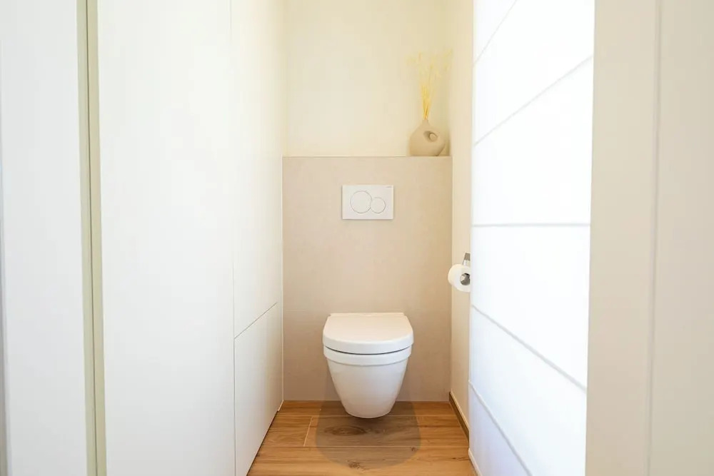 En Suite bedrooms at Reckenthal House by Rentaroo