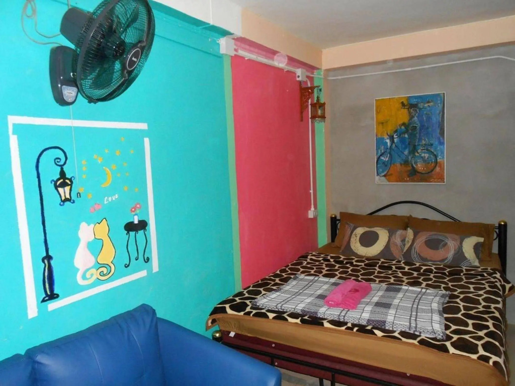 The Living Place 1 - Hostel