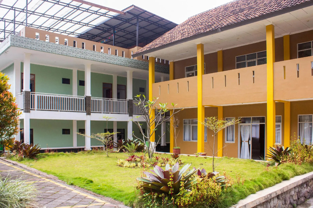OYO 3699 Edotel Smkn 1 Cipanas Syariah