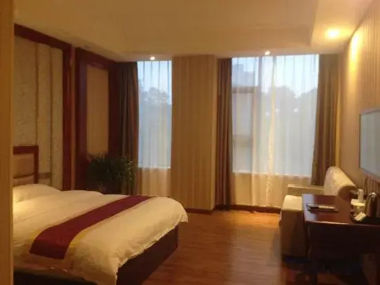 Fengqi Holiday Hotel