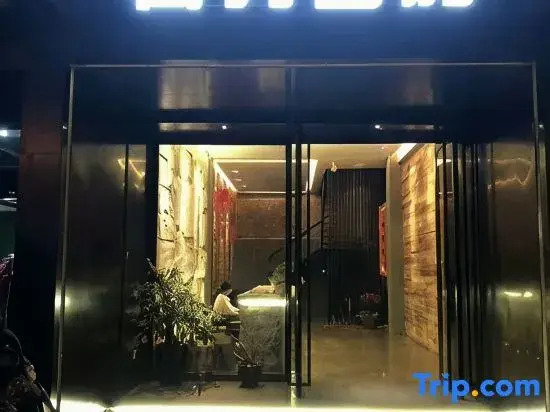 Hui'an Week 8 Business Hotel