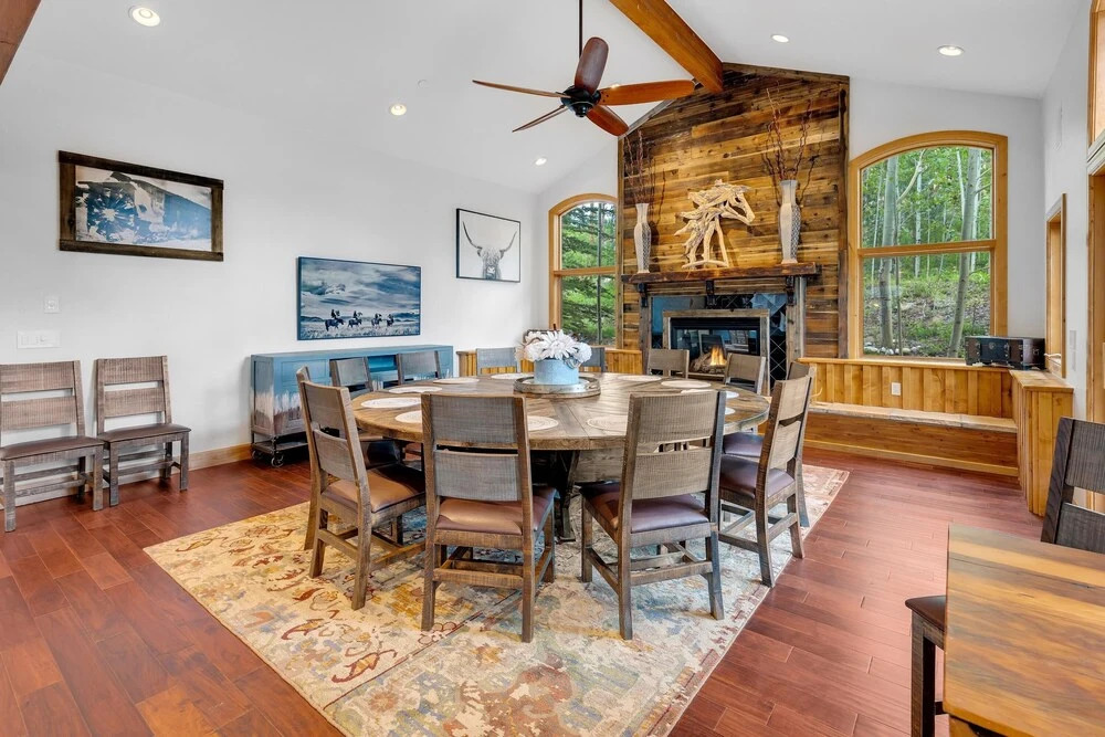 Majestic Lodge Retreat Amenities & Views