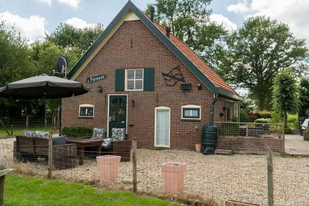 Pothuus 2 persoons vrijstaand huis met vrij uitzicht in de Achterhoek