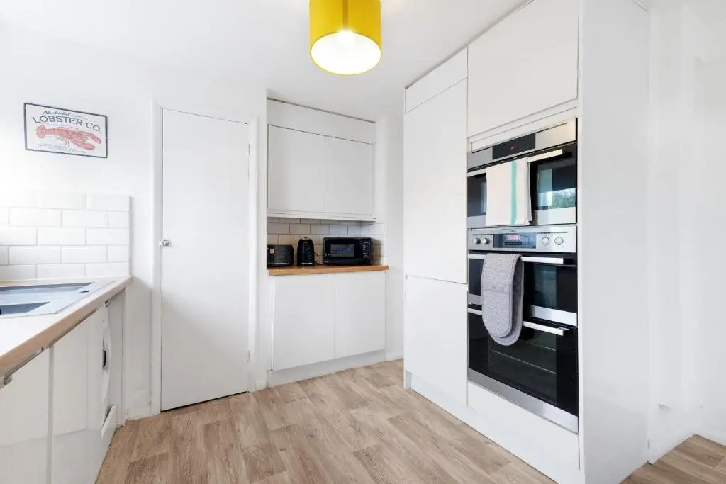 Brambles House West Drayton 3 Bedroom