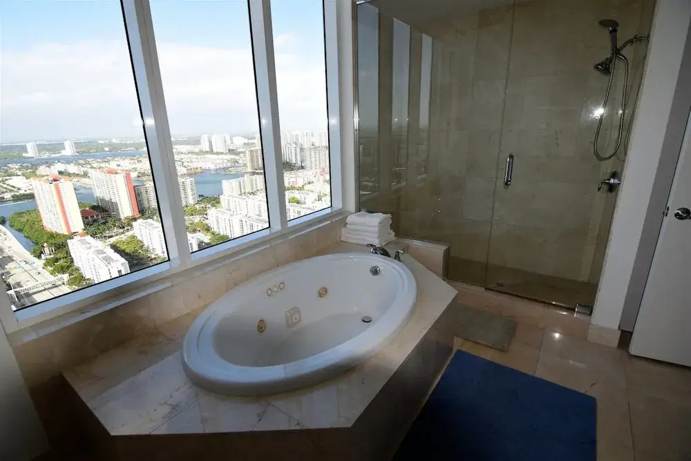 Amazing 4 Bedrooms, 5 Bath + Den Penthouse At La Perla