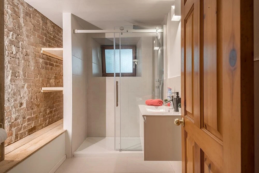 Beautiful Cozy 2-storey Apartment In the of Downtown MTL
