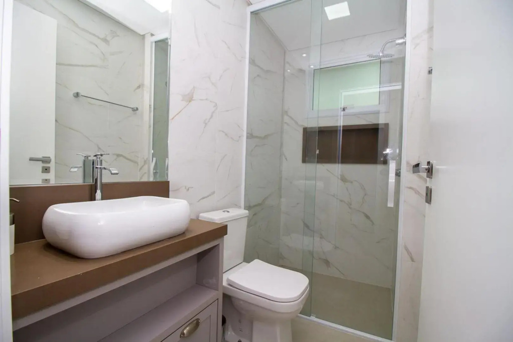 Puntarenas 204 - Excelente apartamento 2 suítes - Finamente mobiliado e decorado - À poucos metros da praia