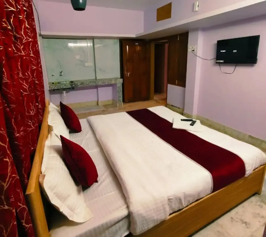 Goroomgo Rail View Guest House Puri