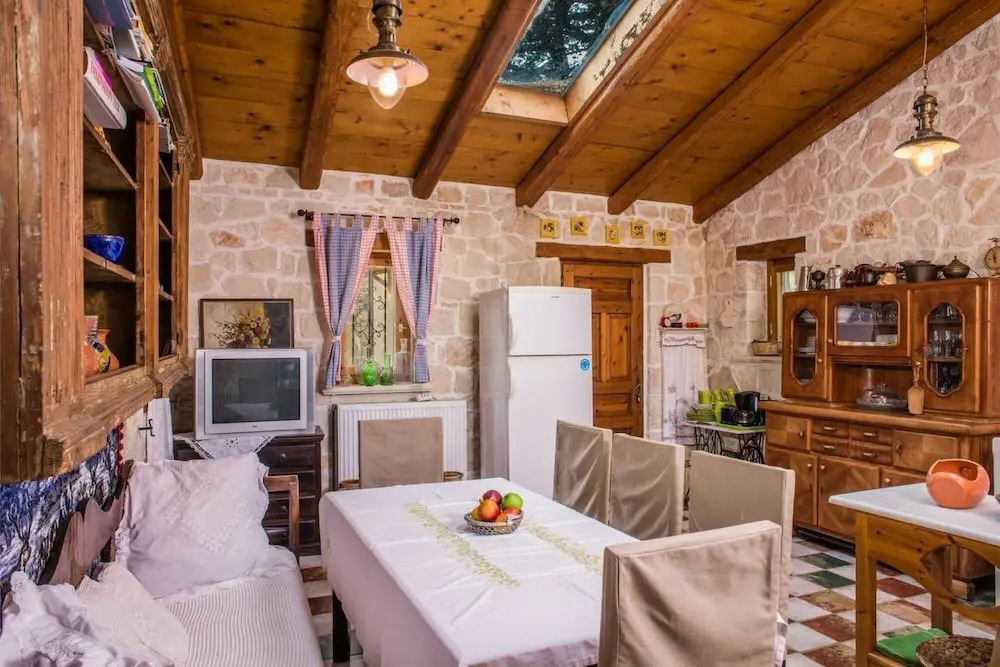 Jiannis Villa - Stone Villa in the Greenery