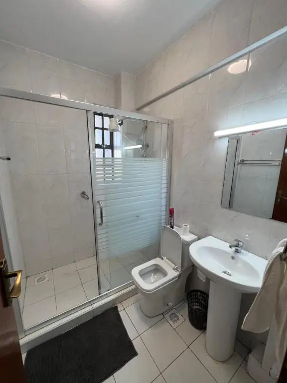 Lovely minimalist 2 bedroom serviced apartment
