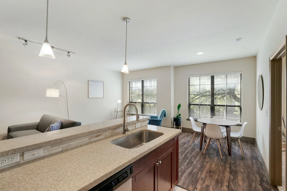 Kasa Houston Uptown Apartments