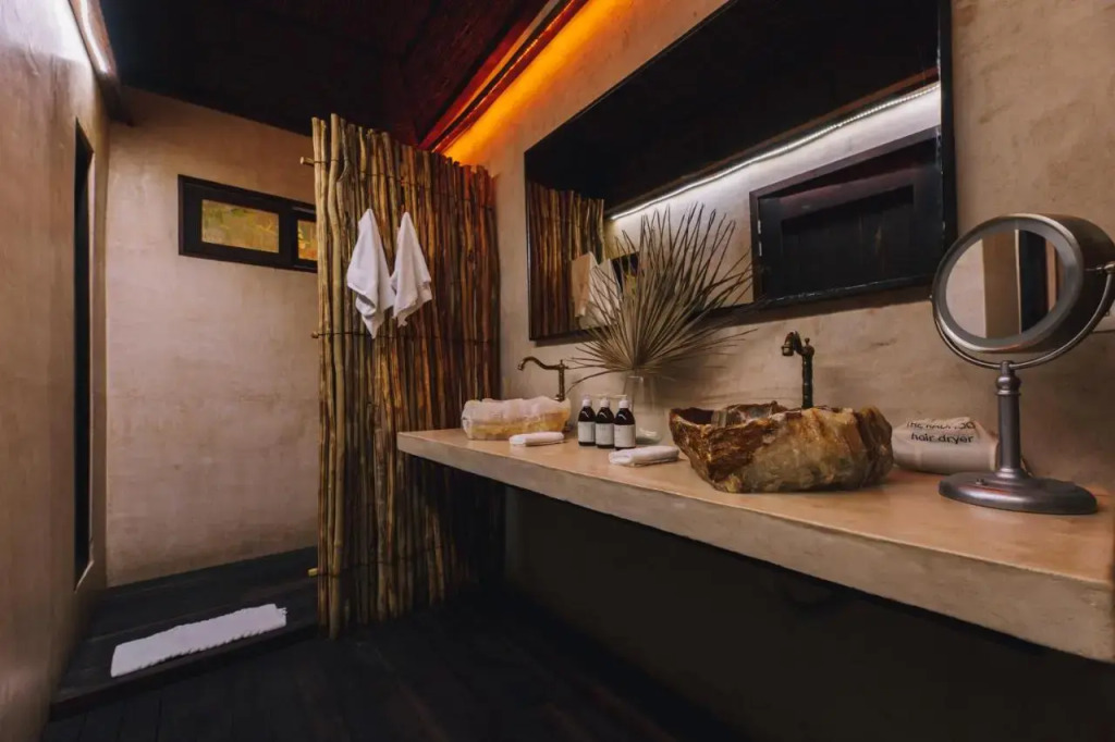 Radhoo Tulum