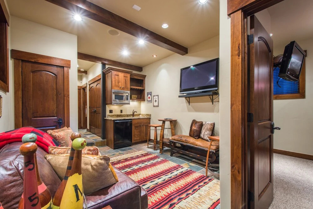 Slopeside 4 bedroom Townhome by All Seasons Resort Lodging