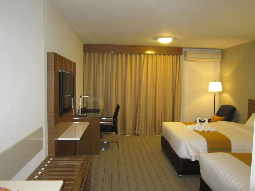 Maple Hotel