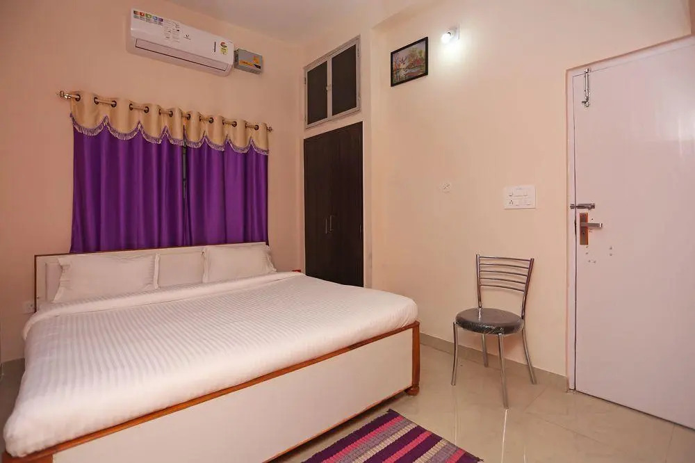 OYO 9345 Aditya Home