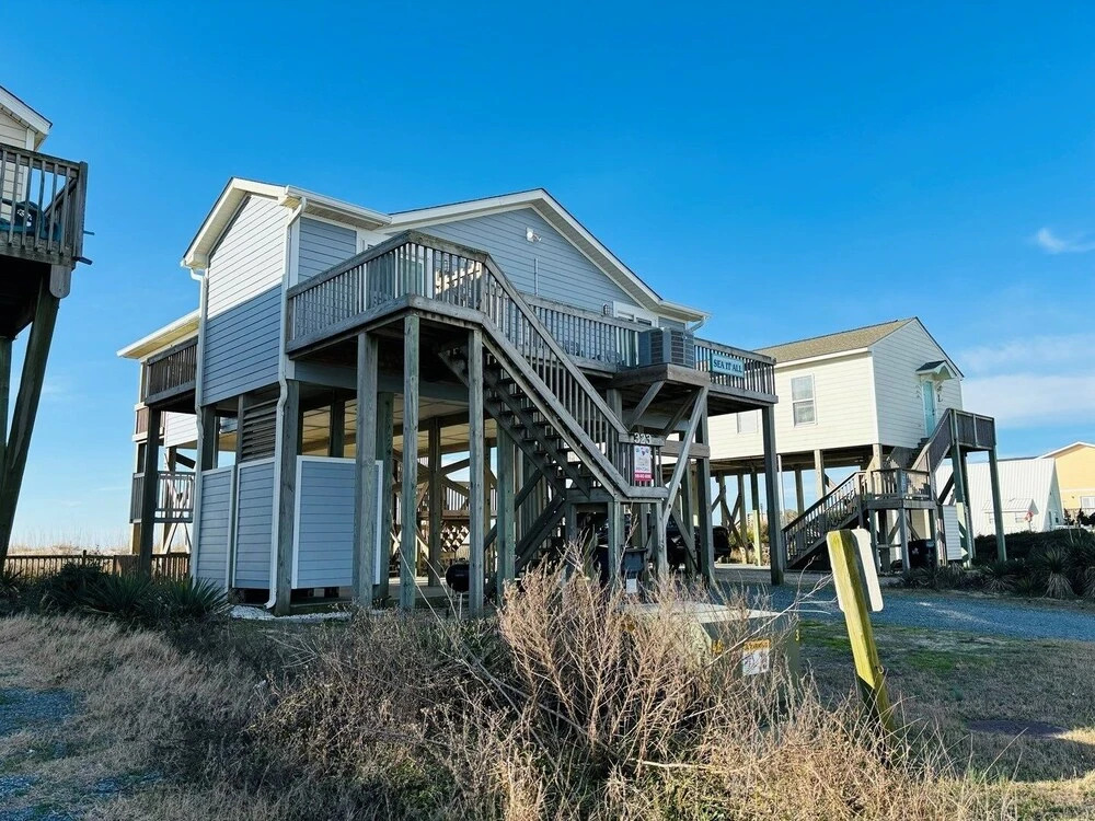 Sea It All 2 Bedroom Home by RedAwning