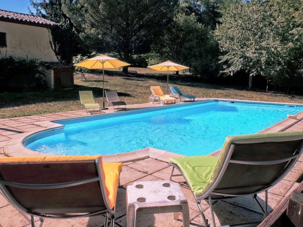 Spacious Holiday Home in Anglars-nozac With Swimming Pool