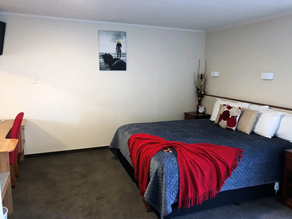 Fiordland Lakeview Motel and Apartments