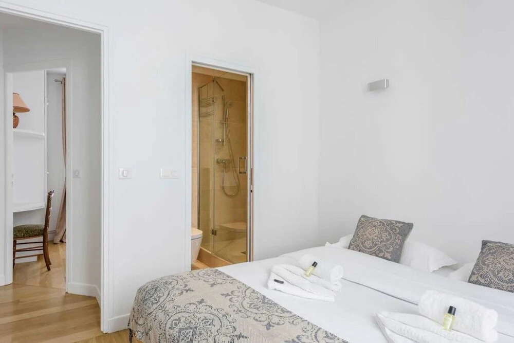 Luxury 4-bdr Apartment Near Saint-germain-des-prés