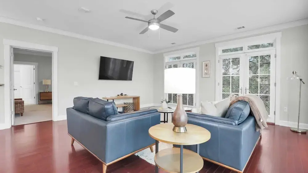 Sleeps 28 4 Suites in Walkable Historic District The Juliette by Avantstay