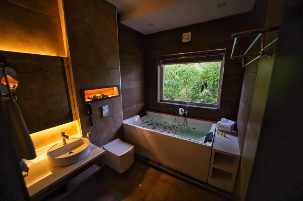 Jungle Bay Resorts & Spa
