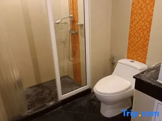2 Bedroom Condo in Pattaya (Jomtien Area, Pratamnak Hill, New North European Trend 6 Hotel Condo)