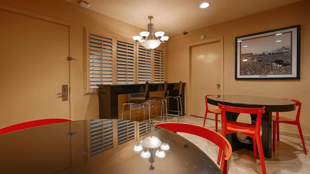 Best Western Pine Tree Motel