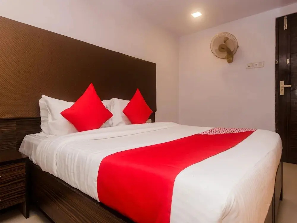 Hotel Palm Star By OYO Rooms