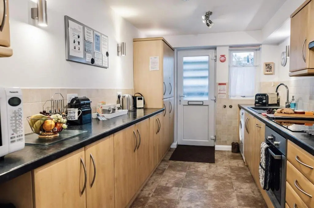 8 Mayflower Court - Apartment with river views, parking and on the level