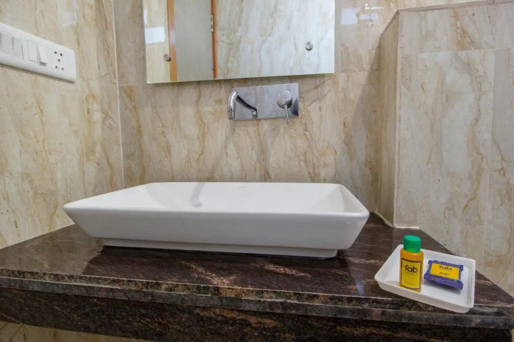 FabHotel Aries - Nr IGI Airport New Delhi