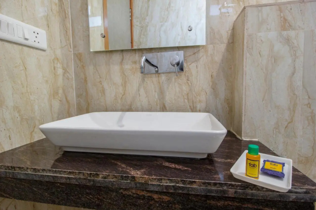 FabHotel Aries - Nr IGI Airport New Delhi