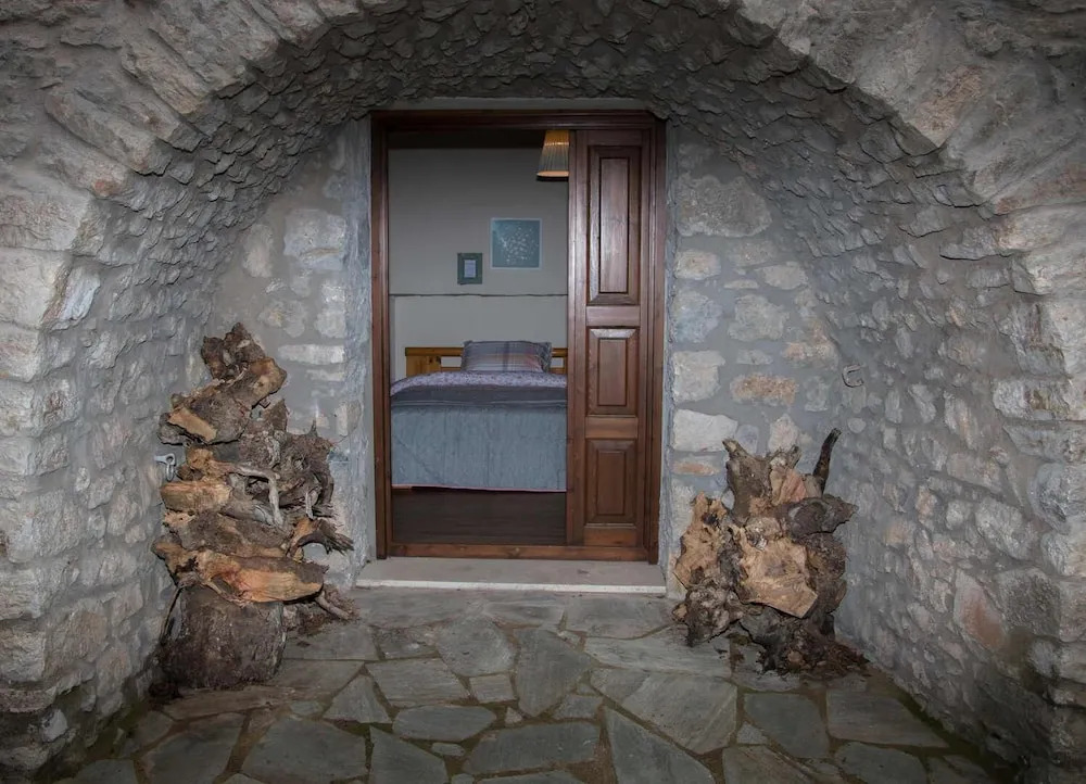Ilia Mani Villa - Luxury Retreat