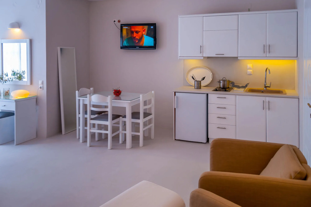 Milos Bay Suites