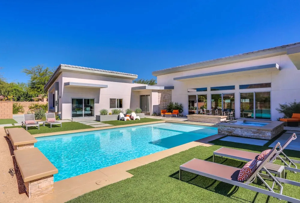 N Sunrise Home 4 Bedrooms 3 Bathrooms Home