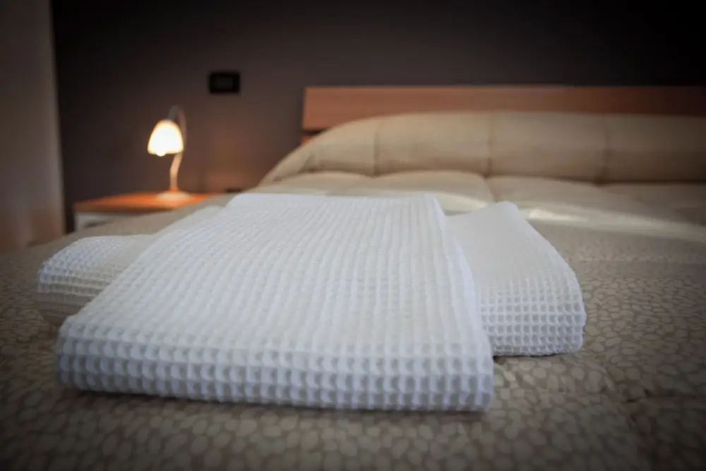 Mauro Home Bed and Relax