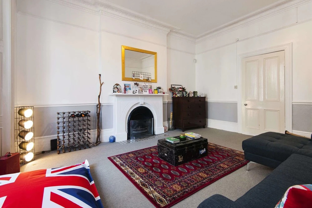 Bright Marloes Road Abode - CNRO