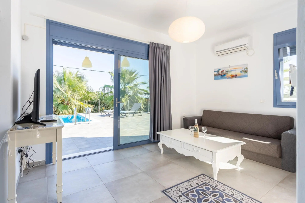 Villa Seashell Large Private Pool Walk to Beach Sea Views A C Wifi Eco-friendly - 2641