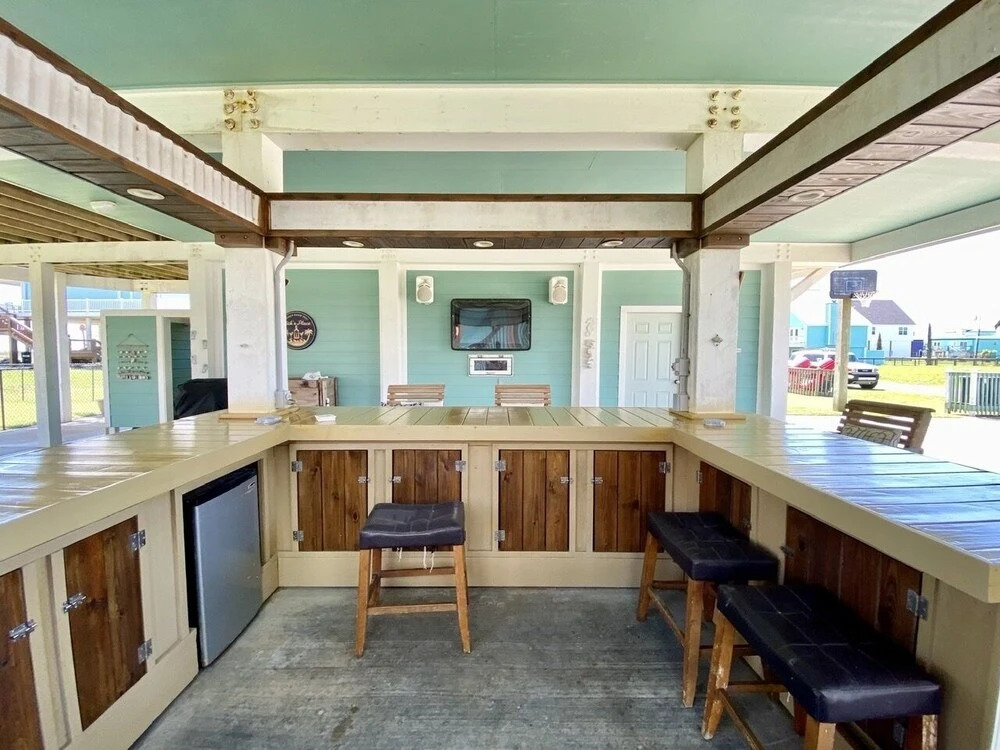 Stay Salty 3 Bedroom Home by RedAwning