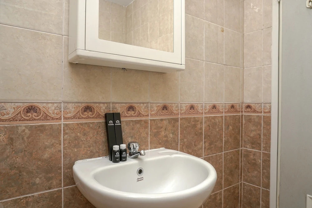 Spacious and Comfortable 2BR Puri Garden Apartment