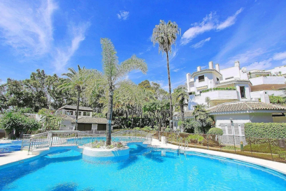 1152 Beachfront 2 Family Apartments 6 Bedr. Sleeps 15