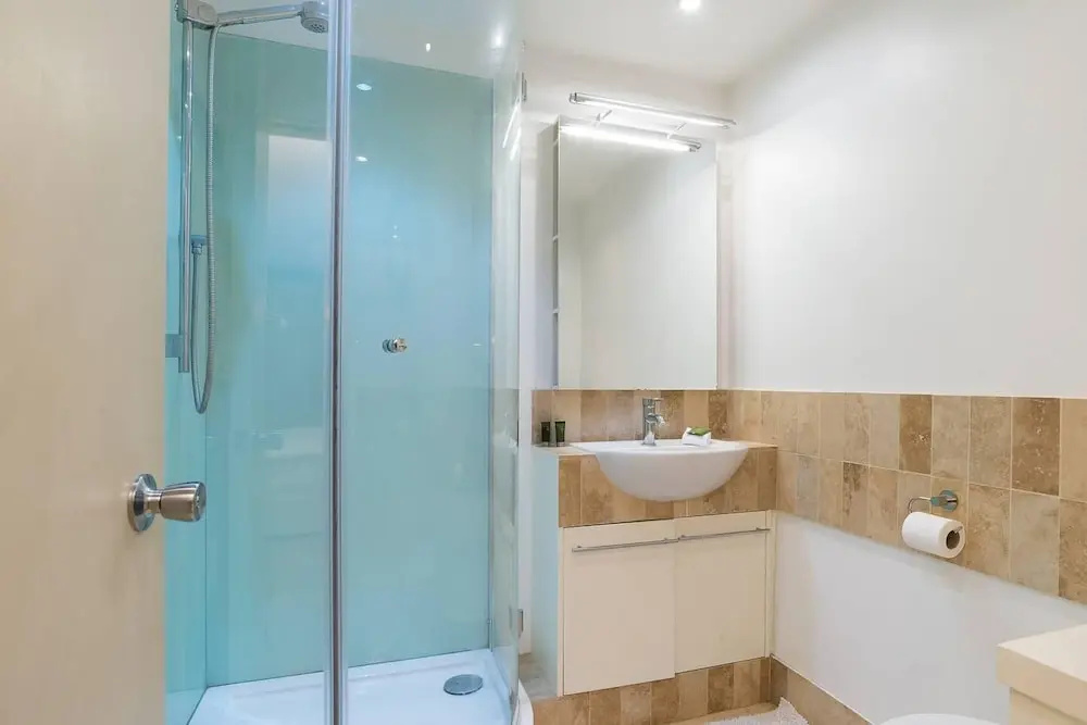 Gorgeous 3BR home near Portobello Road!