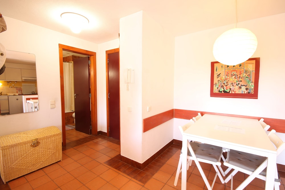 Sunny and Cozy Apartment by Lago Azul
