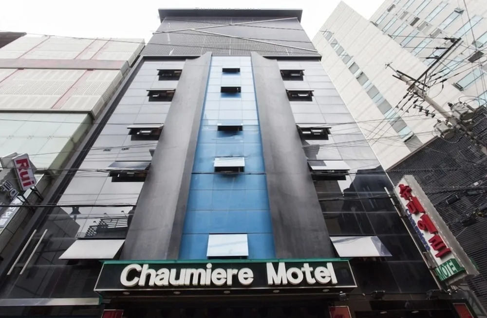 Chaumiere Motel