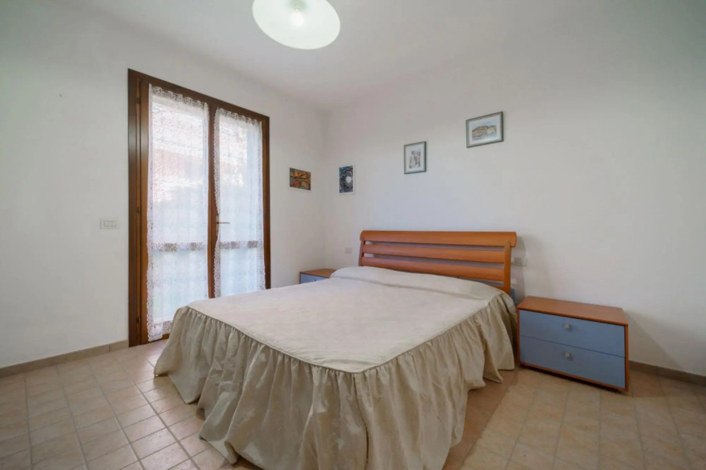 Bilo Sofi with small terrace overlooking the large garden very close to the center of Marina di Camp-BILO SOFI CON GIARDINO