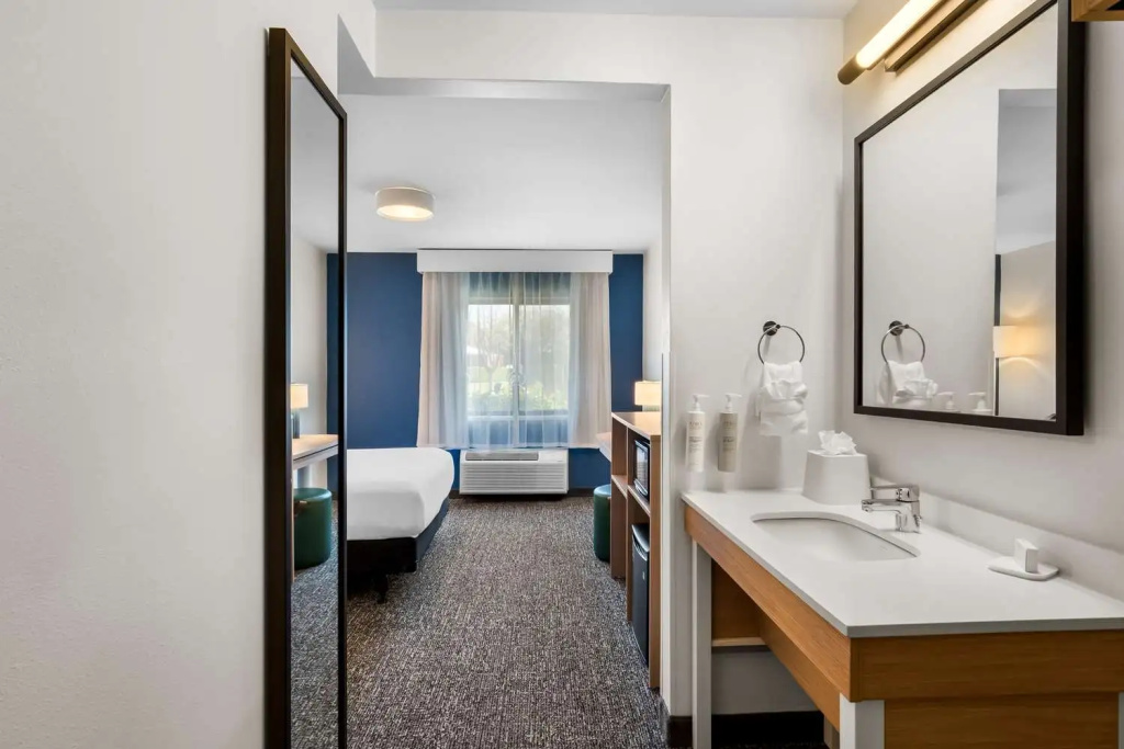 Spark By Hilton Grapevine DFW North