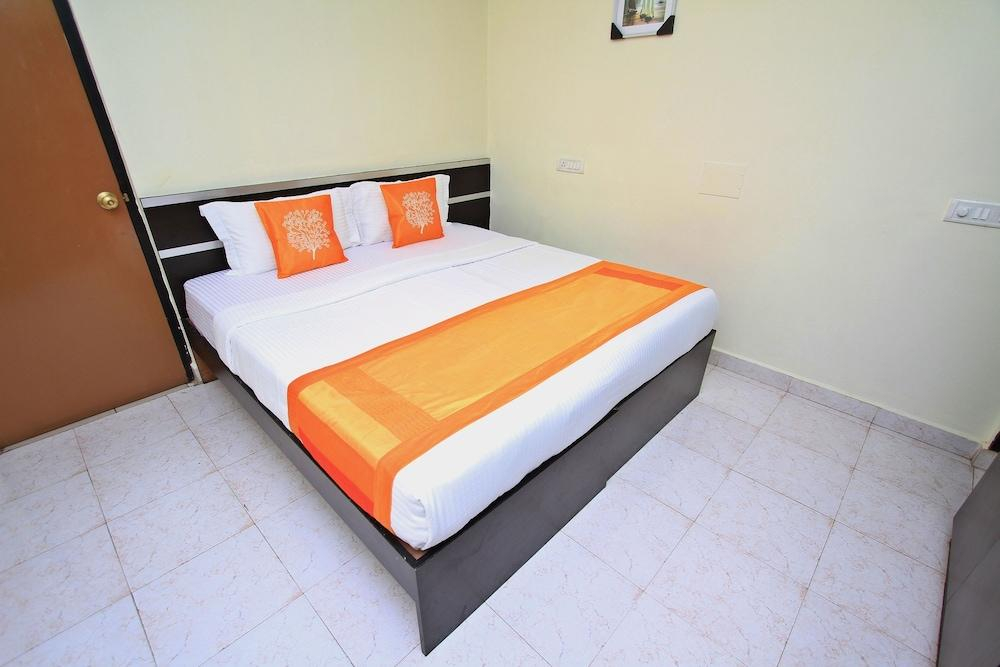 OYO 8476 Garden Comfort