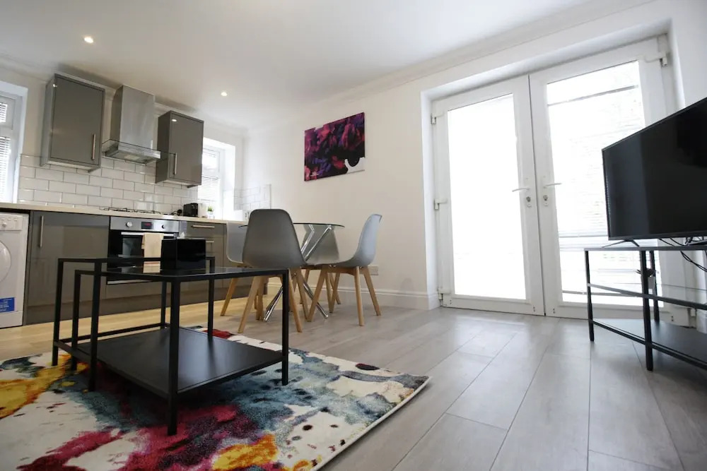 Willow Serviced Apartments - The Walk 3